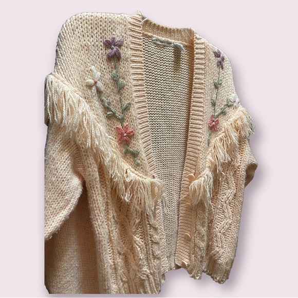 VINTAGE Embroidered Floral Cardigan 🌸 - Picture 4 of 5